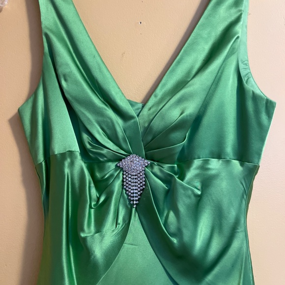 Cachet- long dress in green - Picture 2 of 4